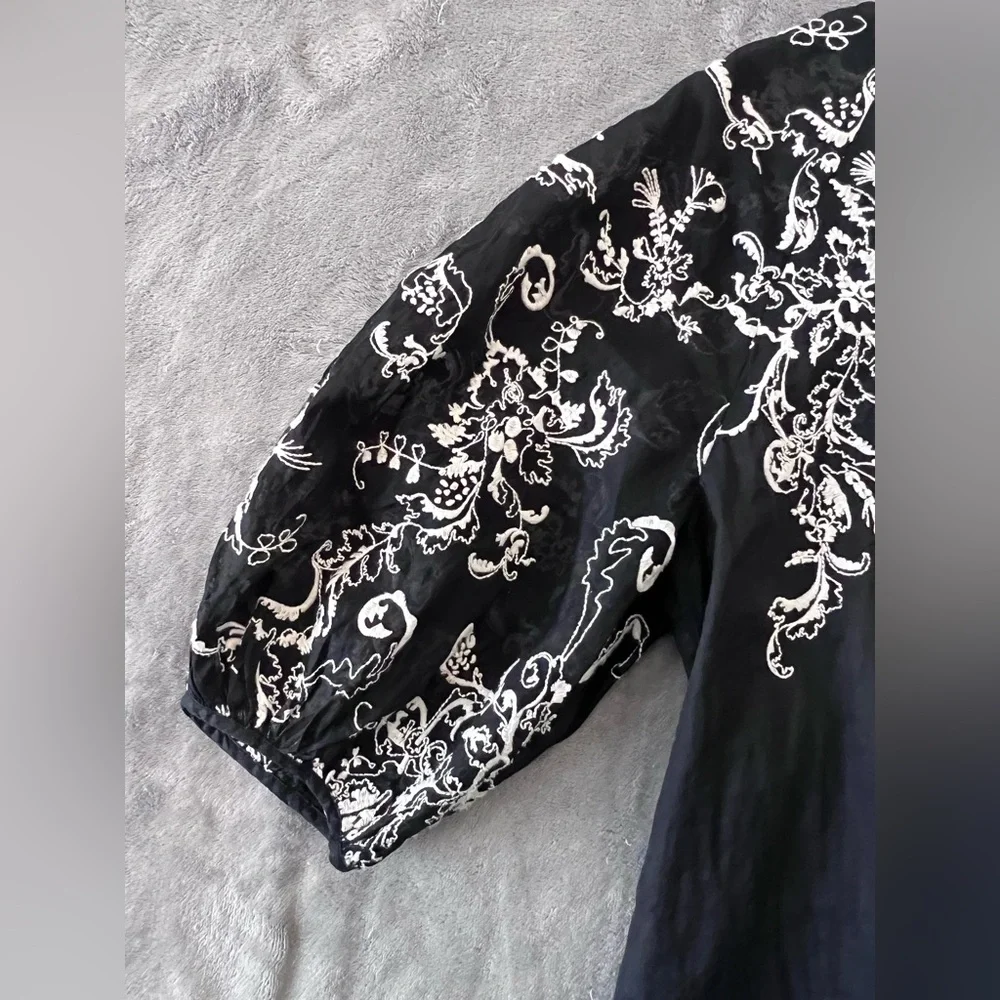 Anthropologie Edme & Esyllte Blouse Embroidery Floral Black Puff Sleeve Size 8